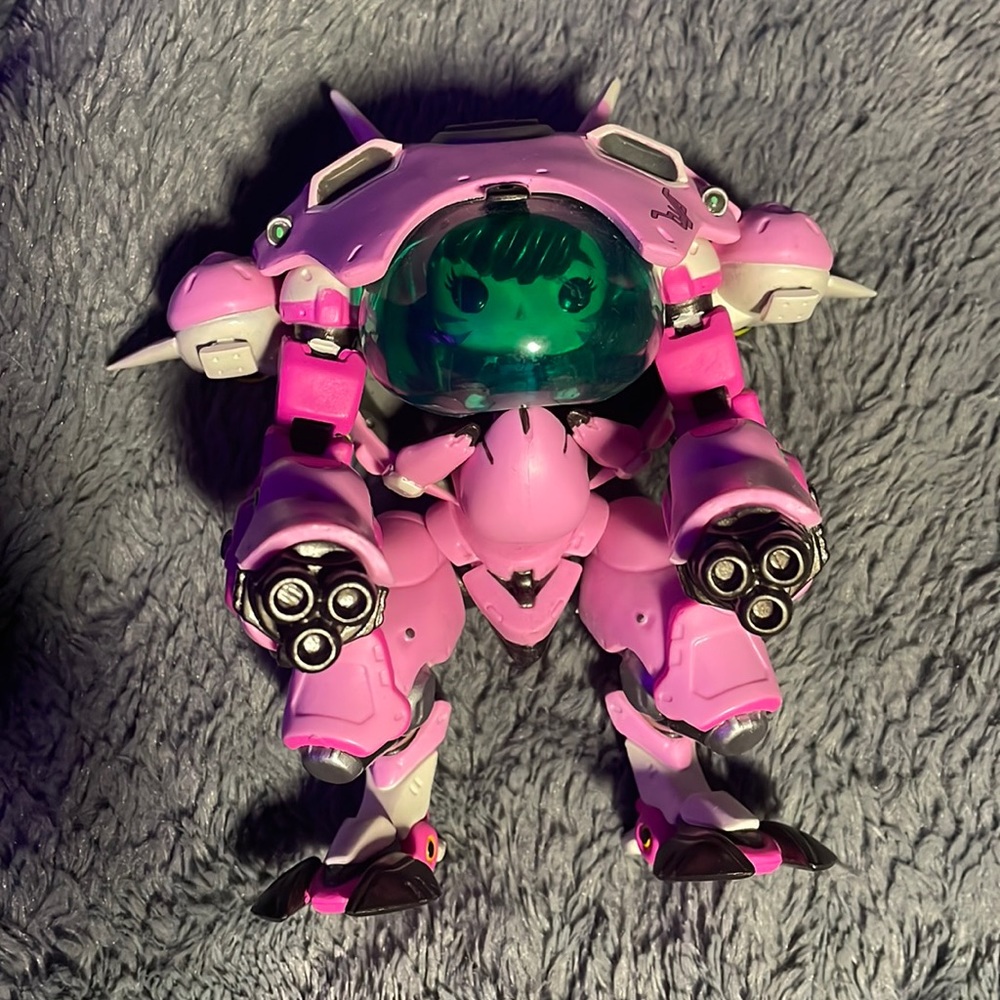 Funko pop overwatch DVA and her mech